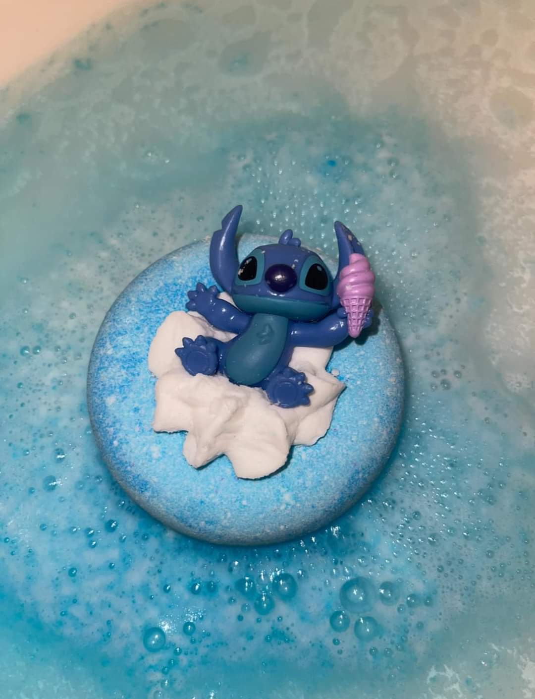 Stitchin Around Toy Prize Bath Bomb