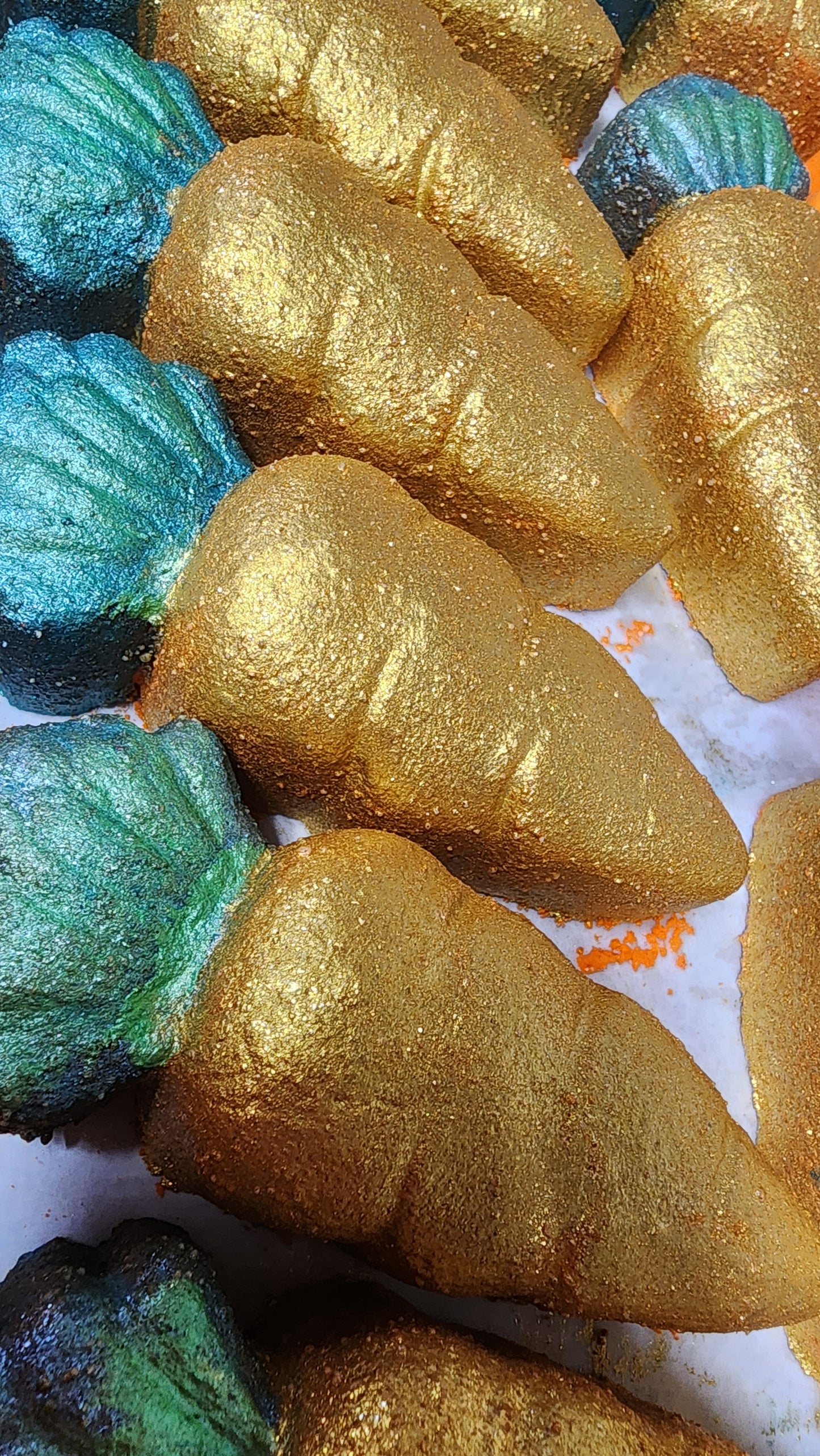 Golden Carrot Bath Bomb