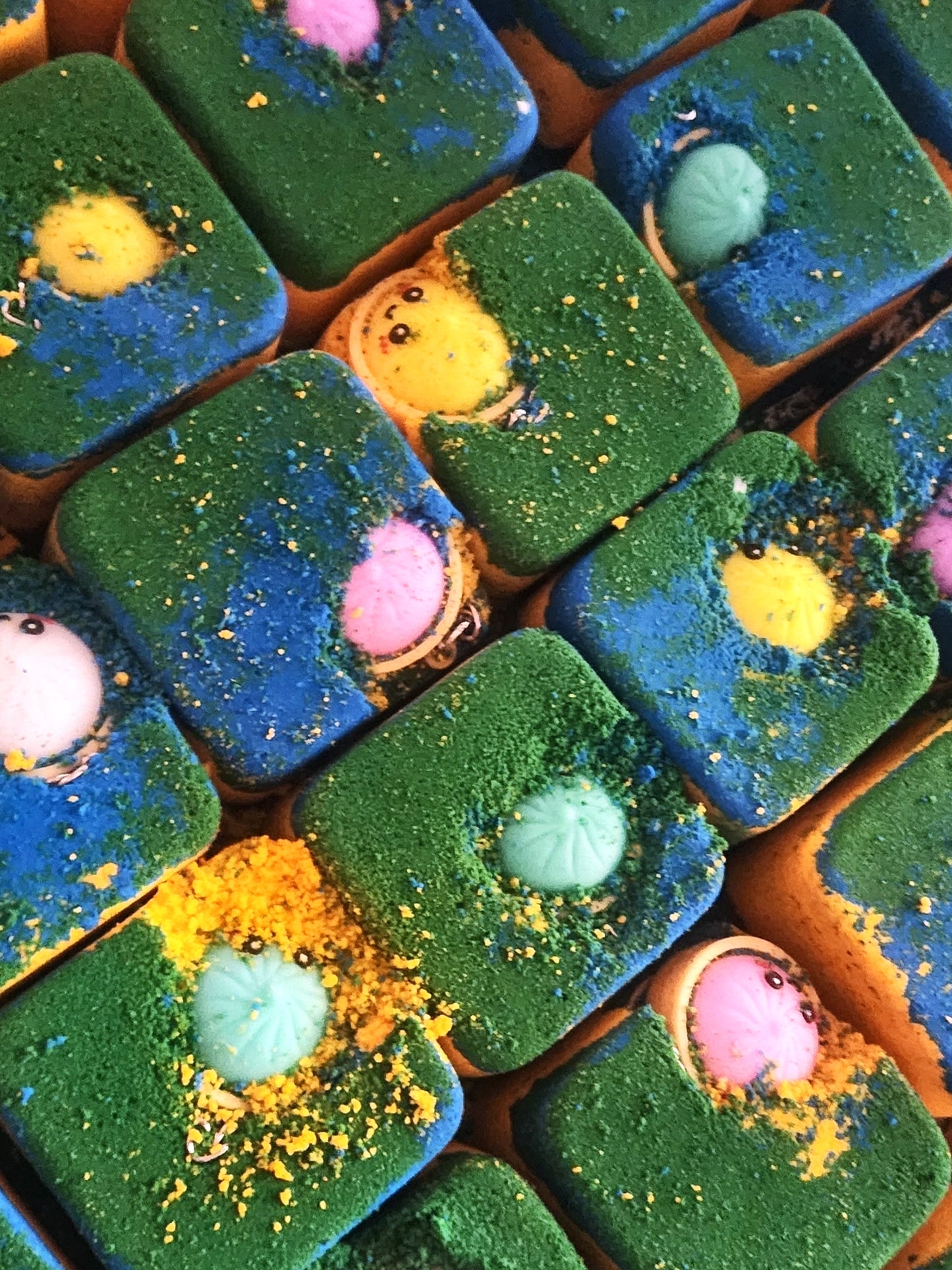 Hot Cross Bun Keychain Bath Bomb