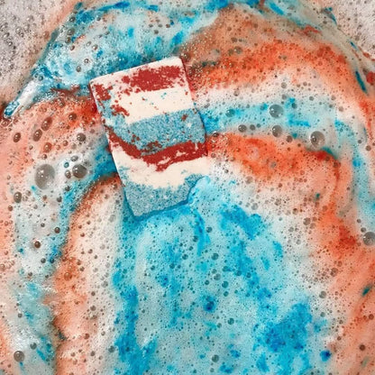 Stars, Stripes & Scoops Bath Bomb with light cube